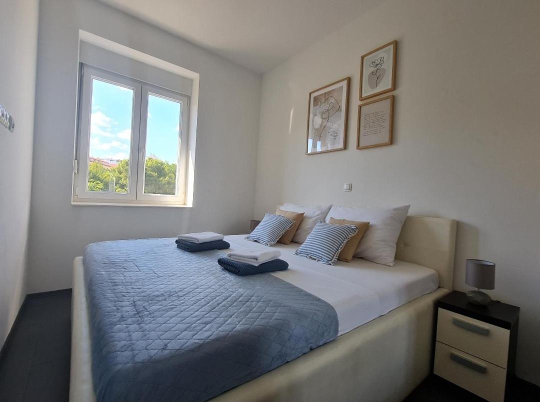 New Modern-park View-5 Minutes From Diocletian's Palace Apartment *