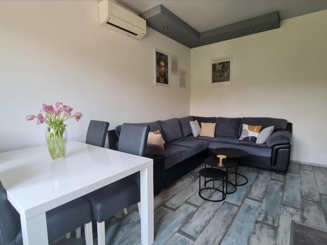 New Modern-park View-5 Minutes From Diocletian's Palace Apartament